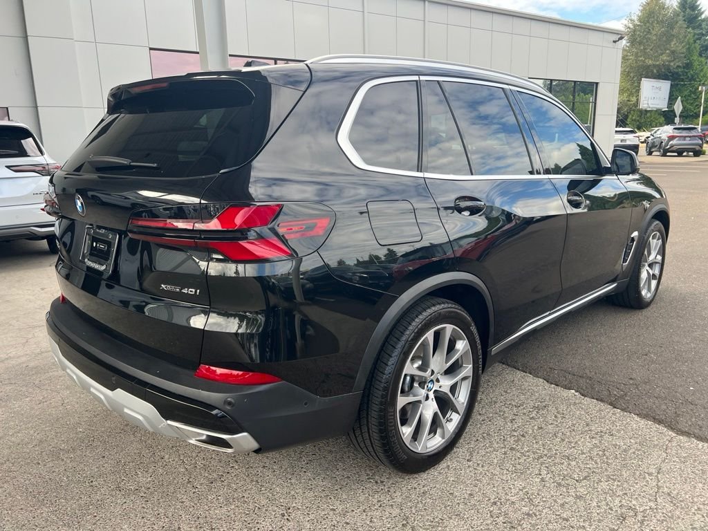 Used 2024 Black Sapphire Metallic BMW xDrive40i image 4