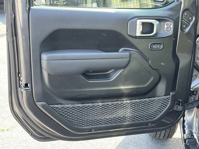 New 2026 Granite Crystal Metallic Clear-Coat Exterior Paint Jeep 85th Anniversary Edition image 20