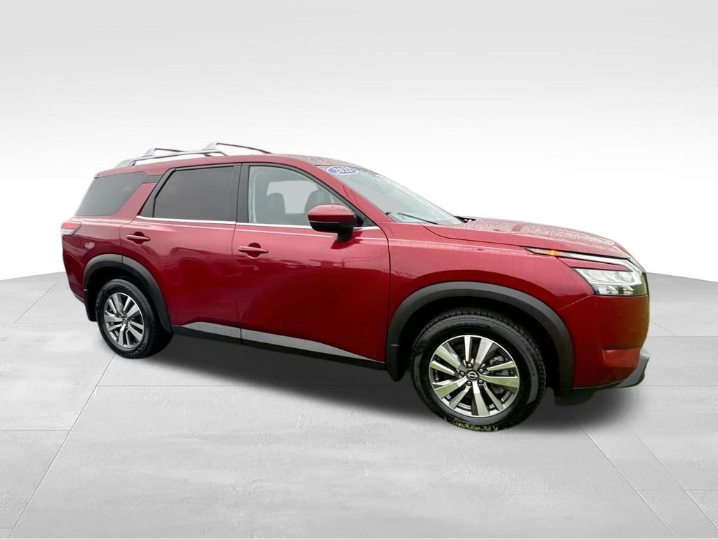 Used 2022 Red Nissan SL image 7