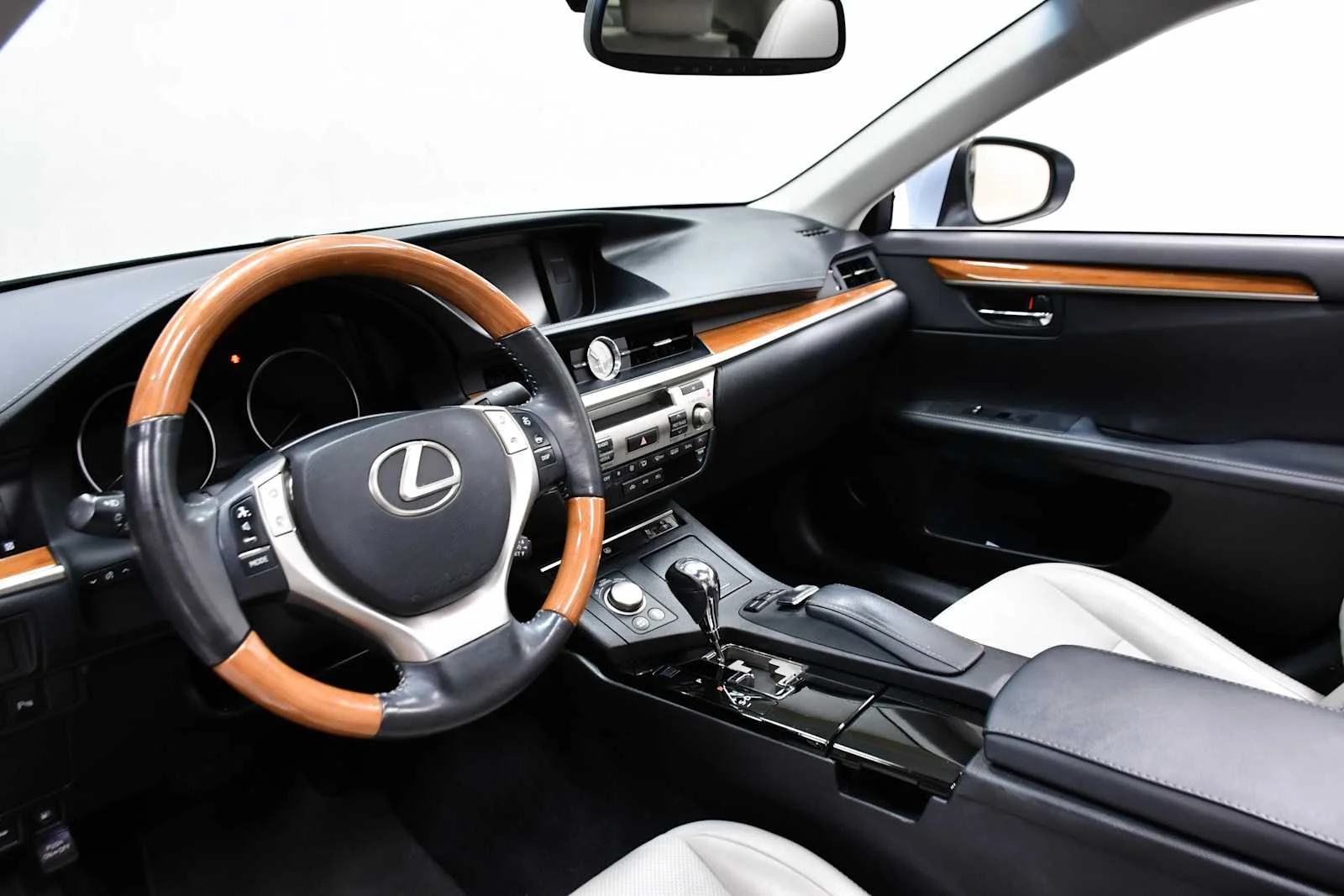 Used 2014 Cerulean Blue Metallic Lexus Hybrid image 12