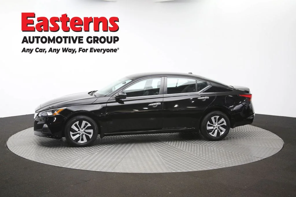 Used 2020 Black Nissan 2.5 S image 59