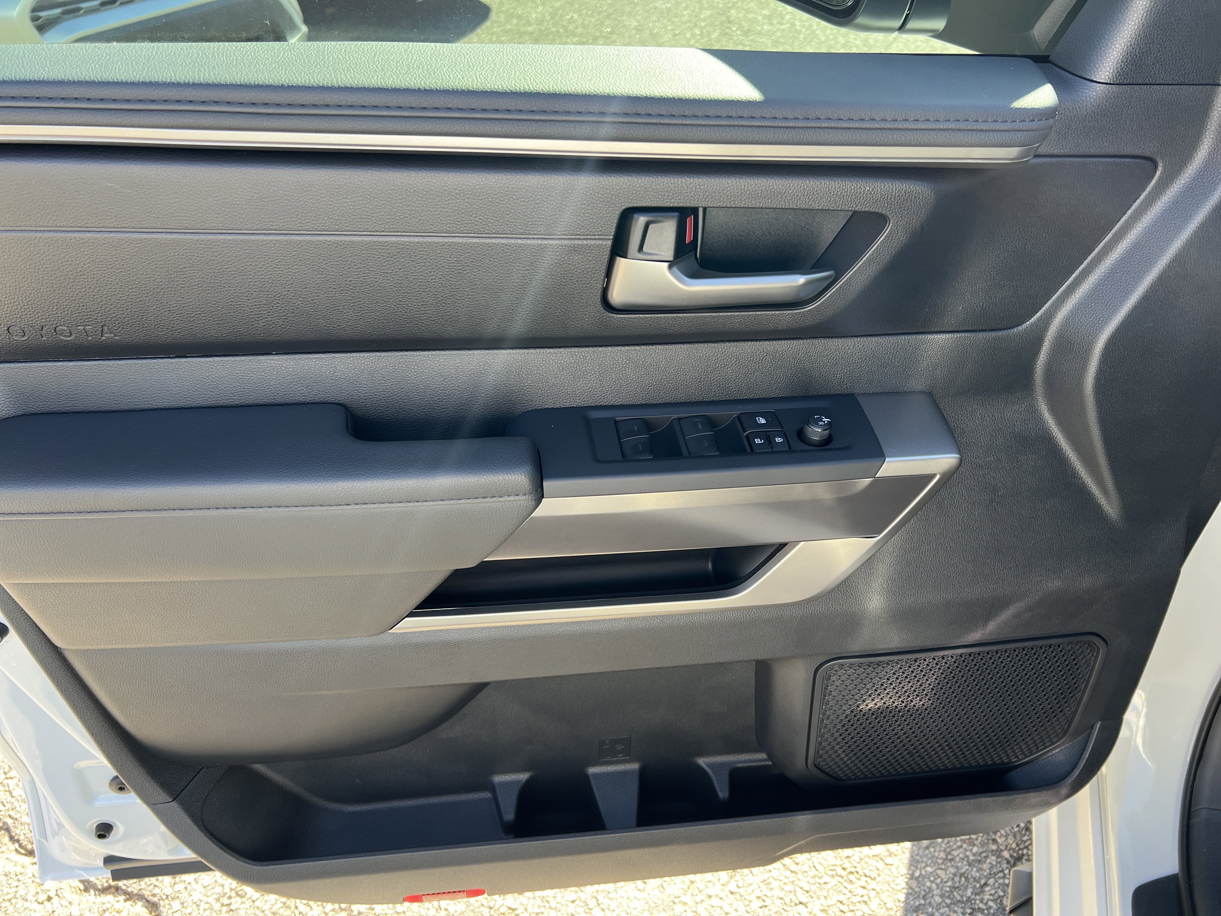 2026 Toyota Tundra SR5 - Photo 11