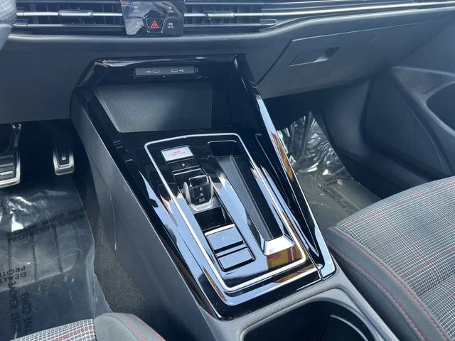 Used 2025  Volkswagen 2.0T S image 23