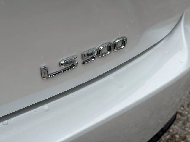 2022 Lexus LS Base - Photo 11