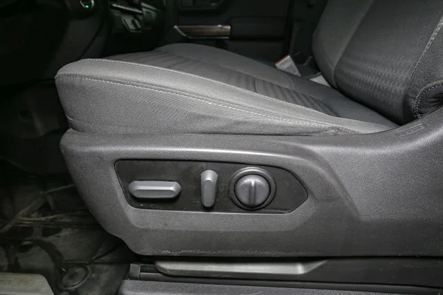 Used 2022 Red Chevrolet LT image 33