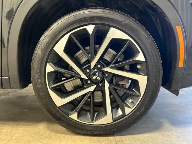 Used 2024 Black Diamond Mitsubishi SEL image 11