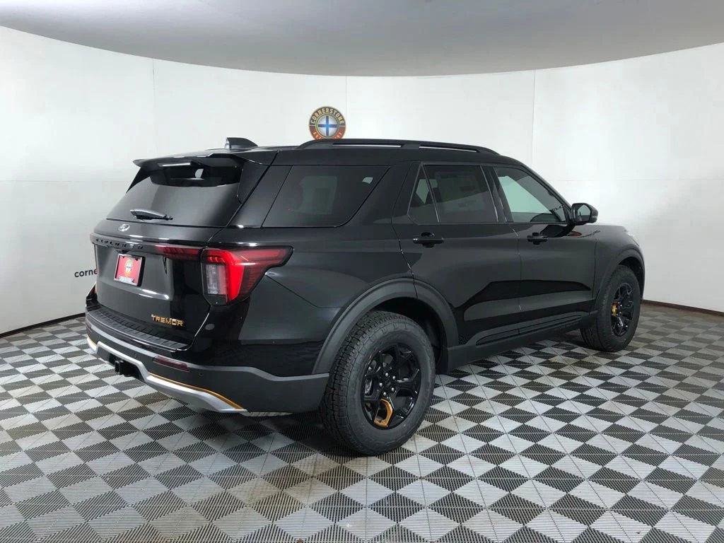 New 2026 Agate Black Metallic Ford Tremor® image 15