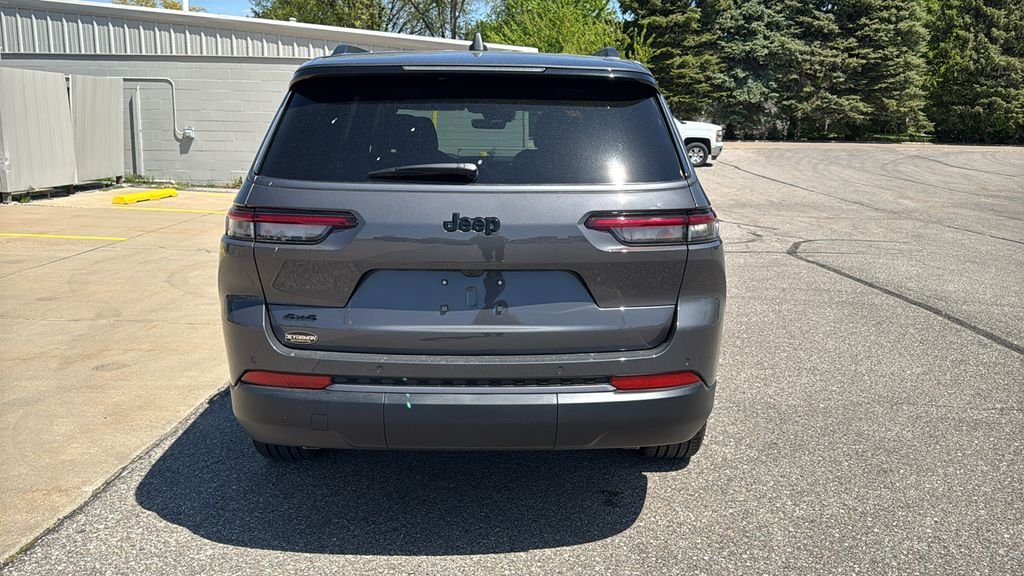 New 2026 Baltic Gray Metallic Clear-Coat Exterior Paint Jeep Limited image 12