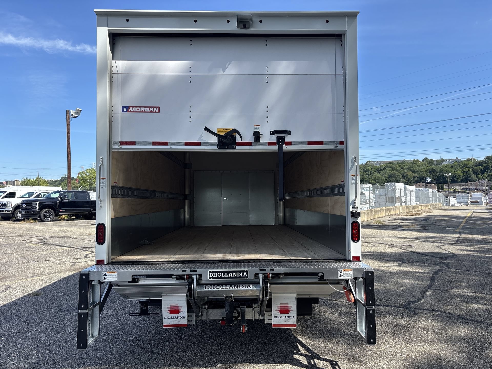 New 2027 Oxford White Ford E-450 DRW image 22
