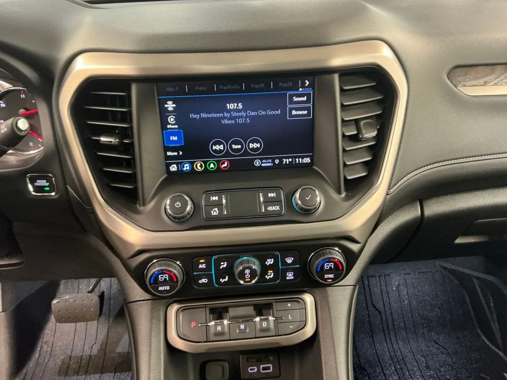 Used 2023 Red GMC Denali image 19