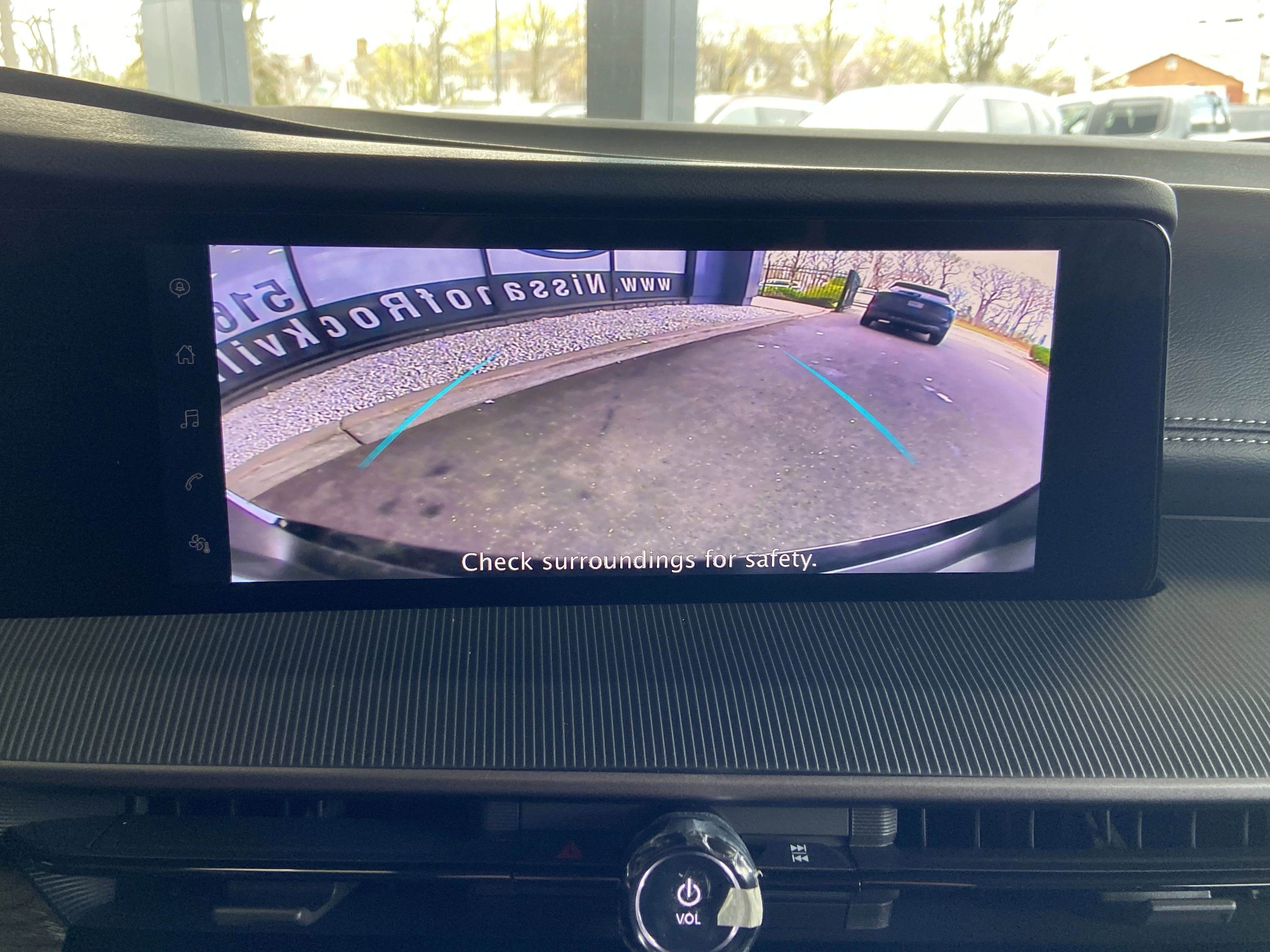 2025 Nissan Murano SV - Photo 21