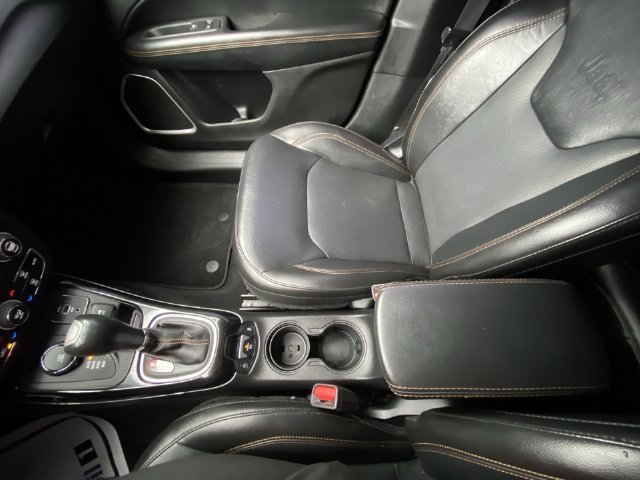 Used 2019 Gray Jeep Limited 4x4 image 20