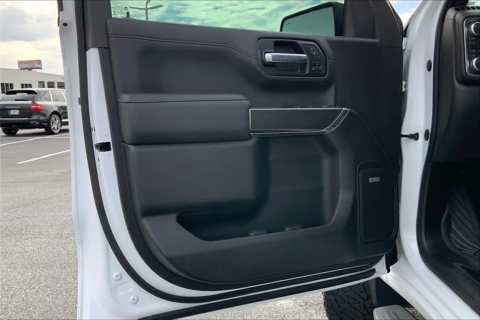 Used 2020 Summit White GMC AT4 image 22