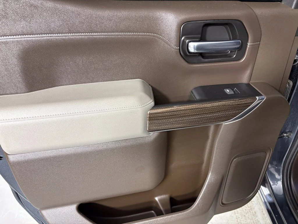 Used 2021 Gray Chevrolet RST image 40