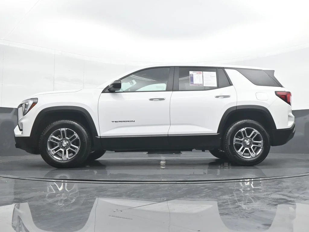 Used 2026 White GMC Elevation image 27