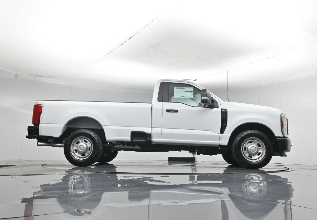 New 2027 Oxford White Ford XL image 42