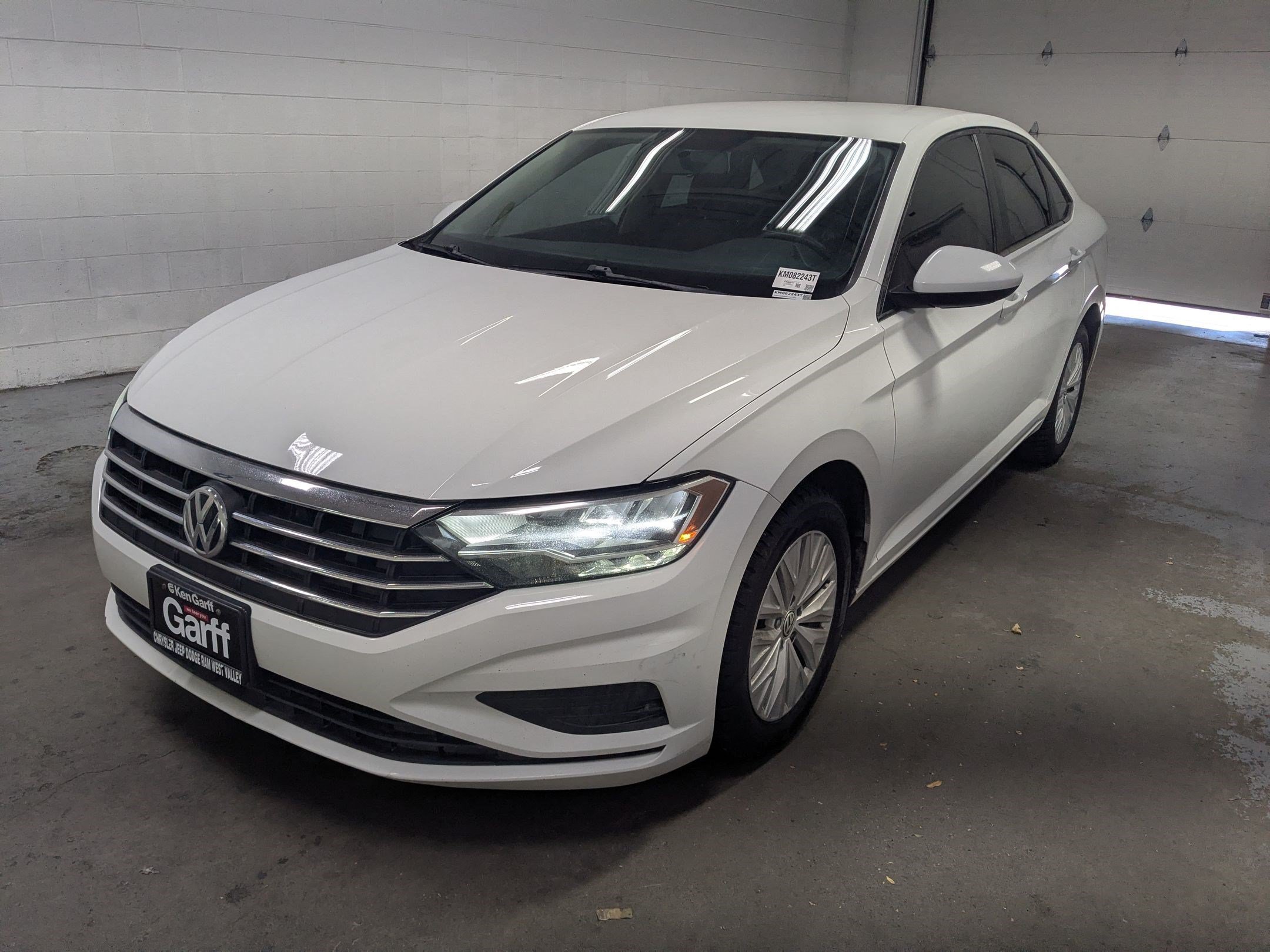 Used 2019 White Volkswagen S image 9