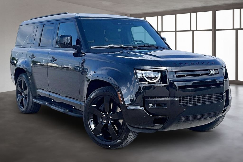 New 2026 Santorini Black Metallic Land Rover X-Dynamic SE image 2
