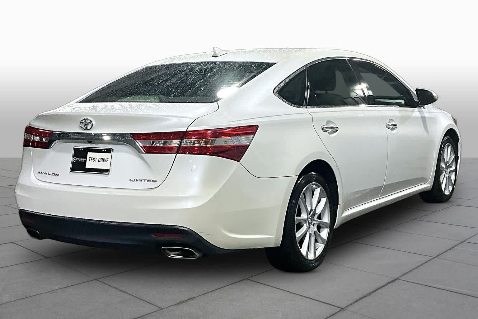 Used 2013 Blizzard Pearl Toyota Limited image 12
