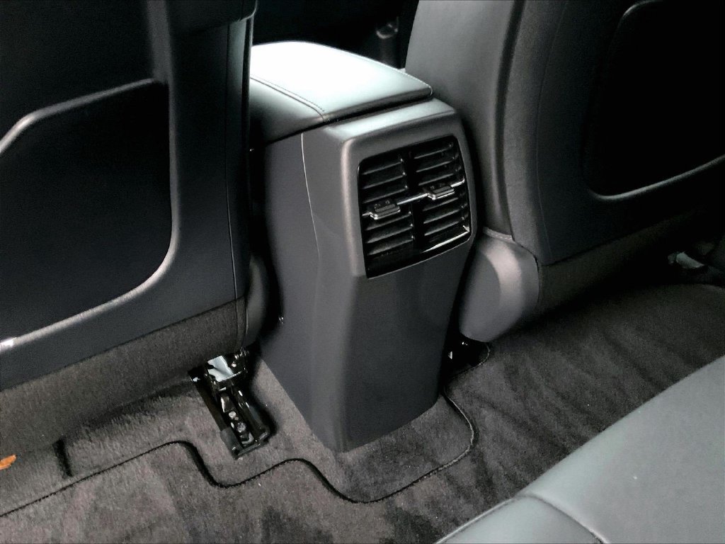 Used 2025 Black Kia Wind image 27