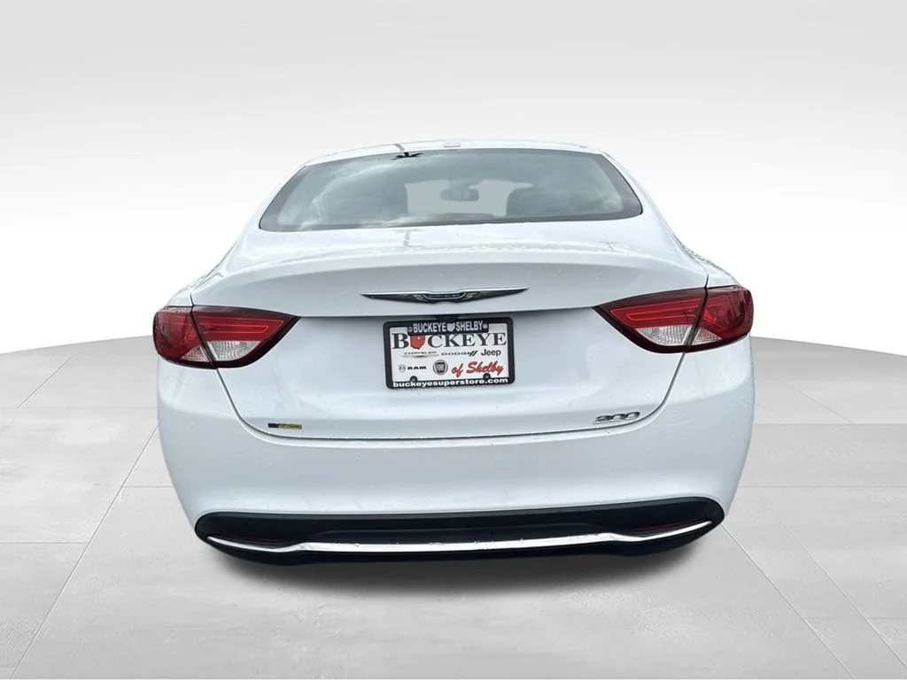 Used 2016 White Chrysler Limited image 4