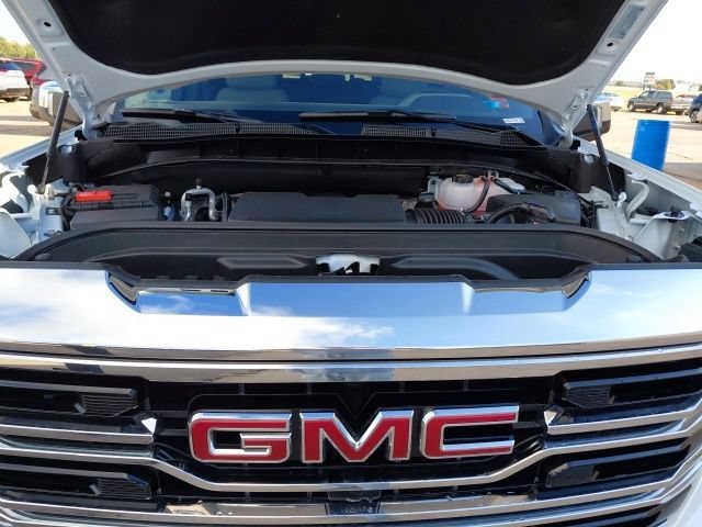 New 2026 Glacier White Tricoat GMC SLT image 40