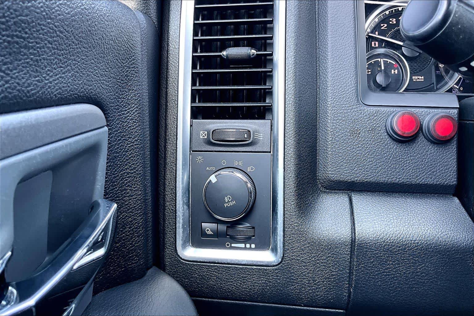 Used 2018 Bright White Clearcoat Ram Power Wagon image 36
