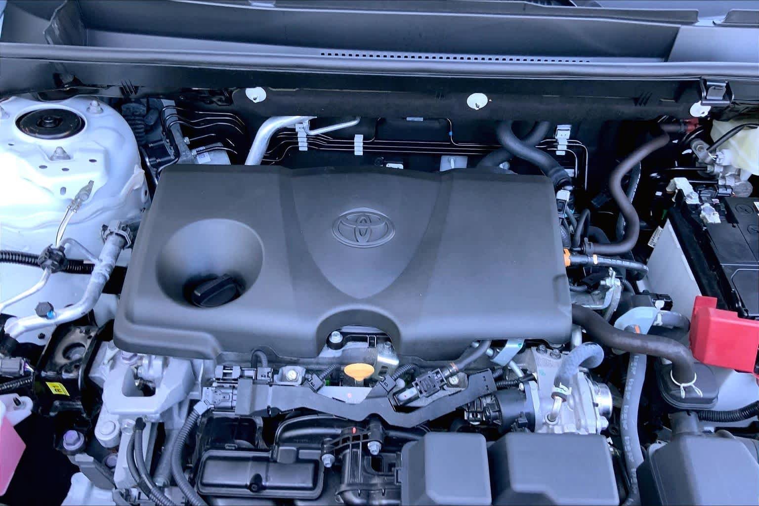 Used 2024 Ice Cap Toyota LE image 30
