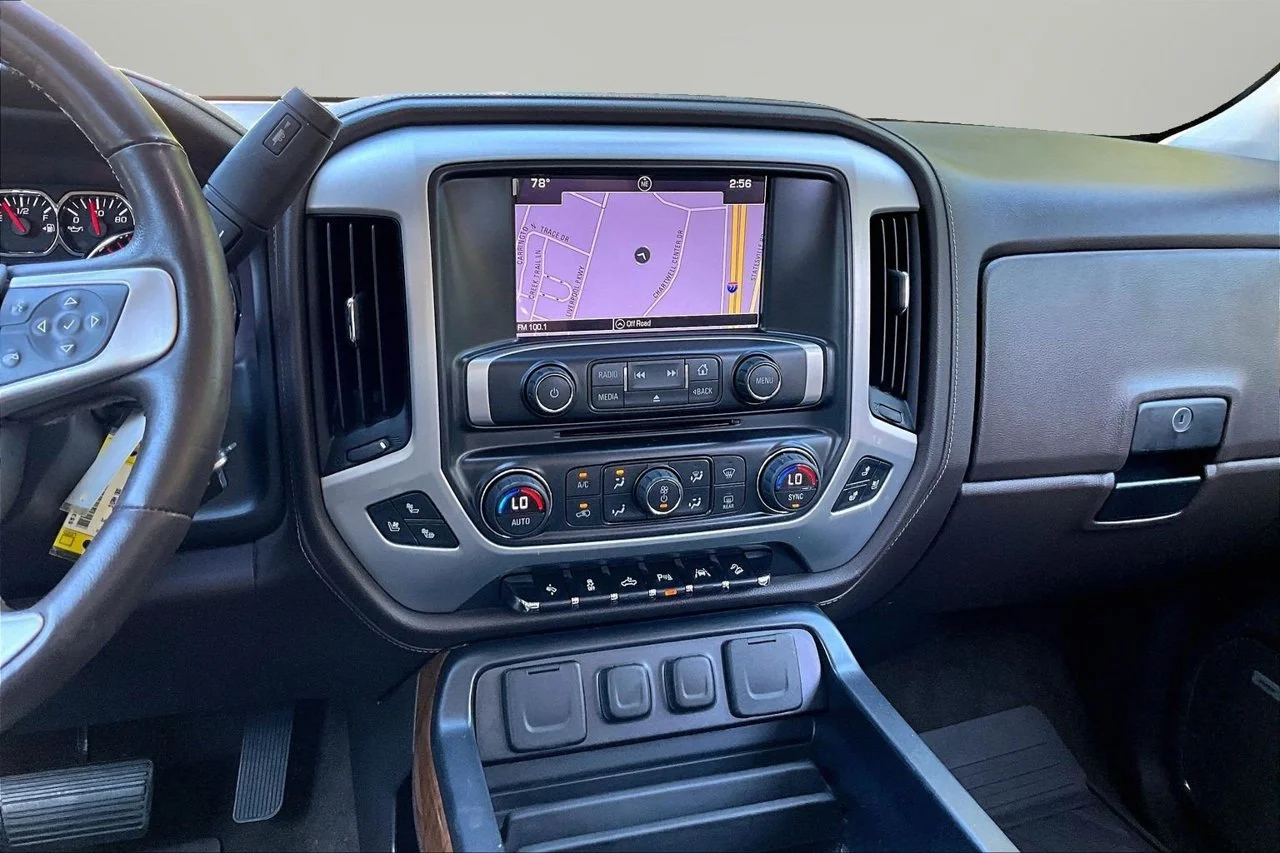 Used 2016 White GMC SLT image 11
