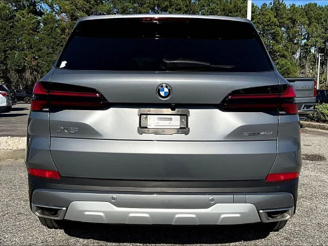 Used 2026 Gray BMW sDrive40i image 5
