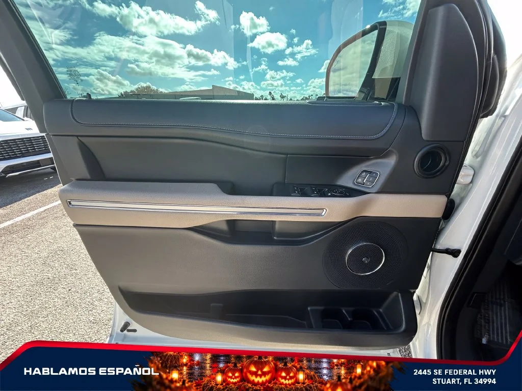 Used 2024 White Ford Limited image 25