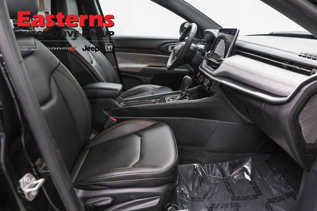 Certified Used 2024 Black Jeep Latitude Lux image 23