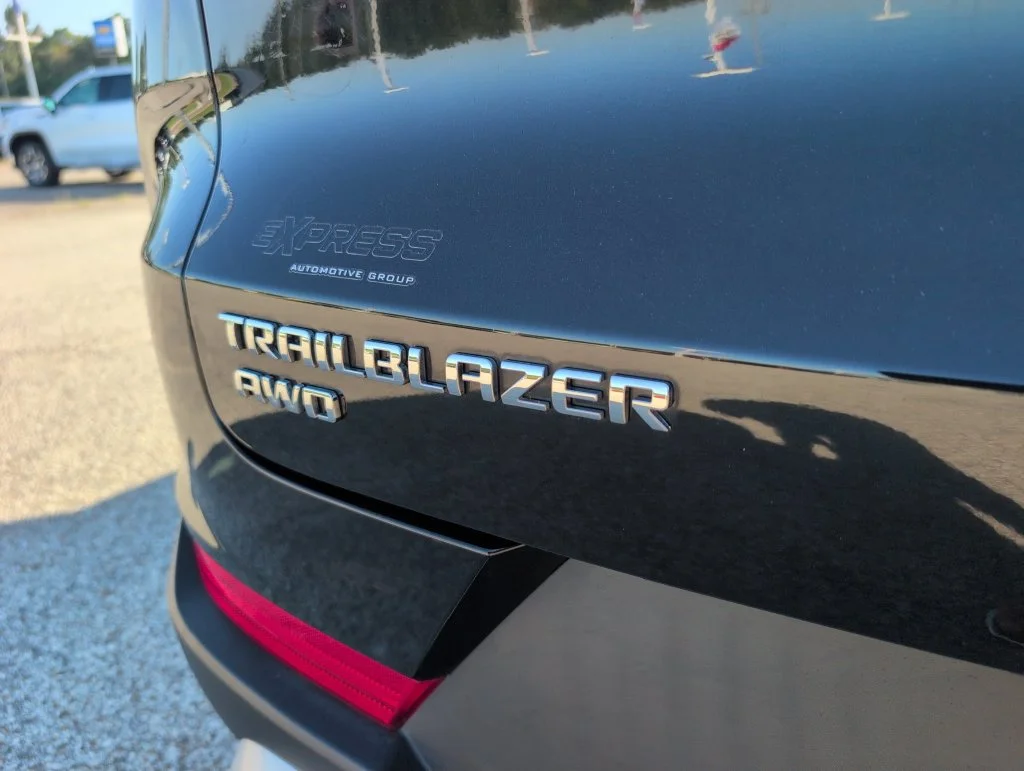 Used 2023 Black Chevrolet LT image 13