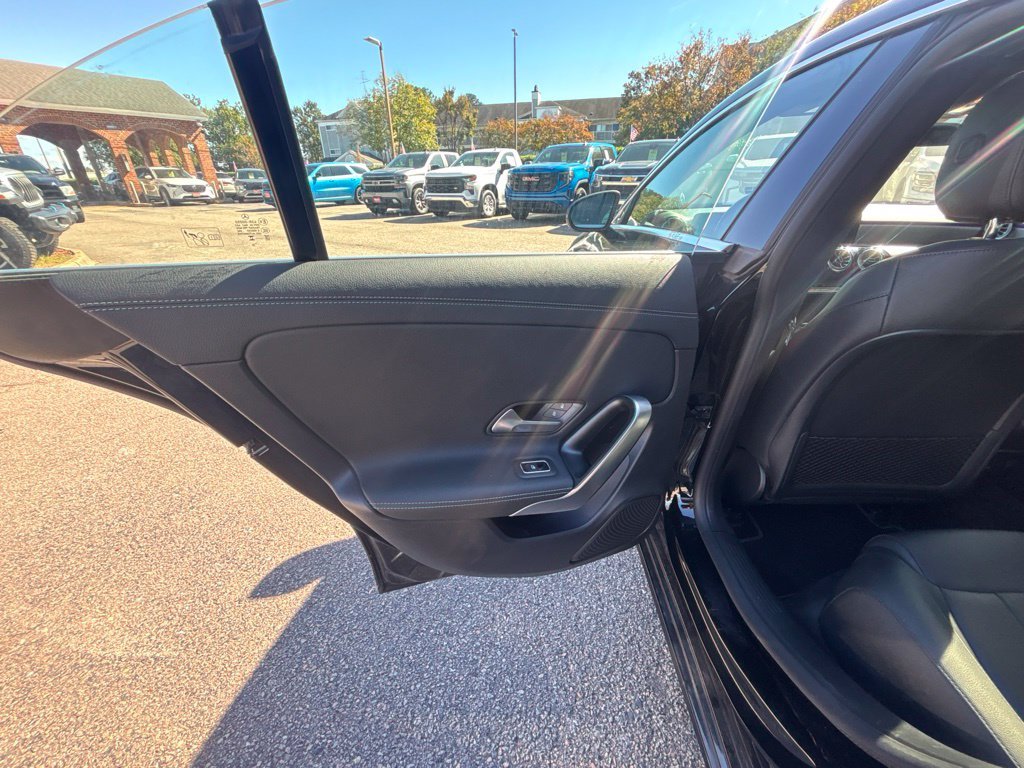 Used 2025 Black Mercedes-Benz CLA 250 image 23