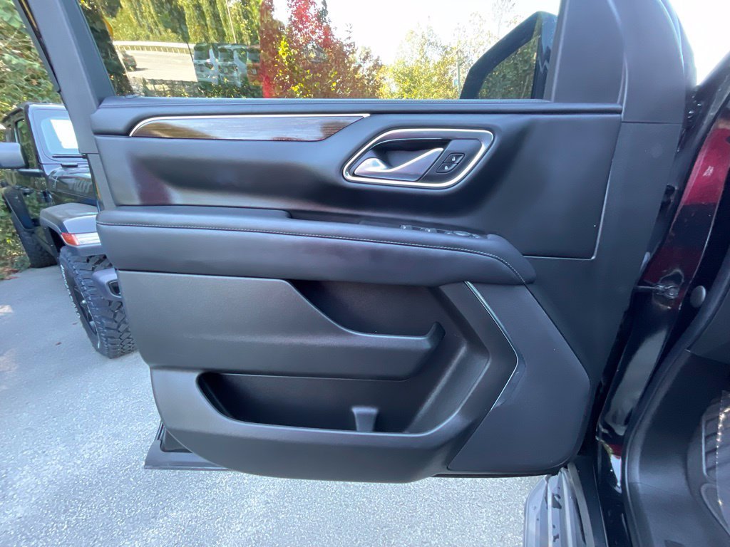 Used 2022 Black GMC SLE image 8