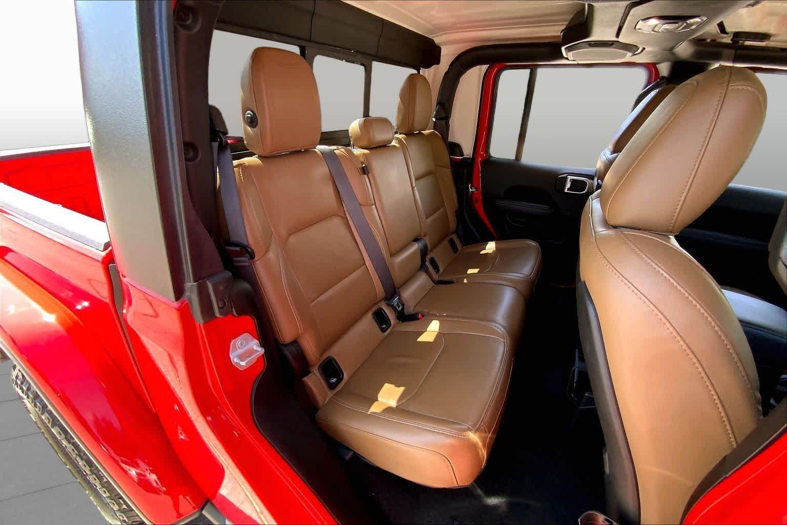 Used 2023 Firecracker Red Clearcoat Jeep Rubicon image 21