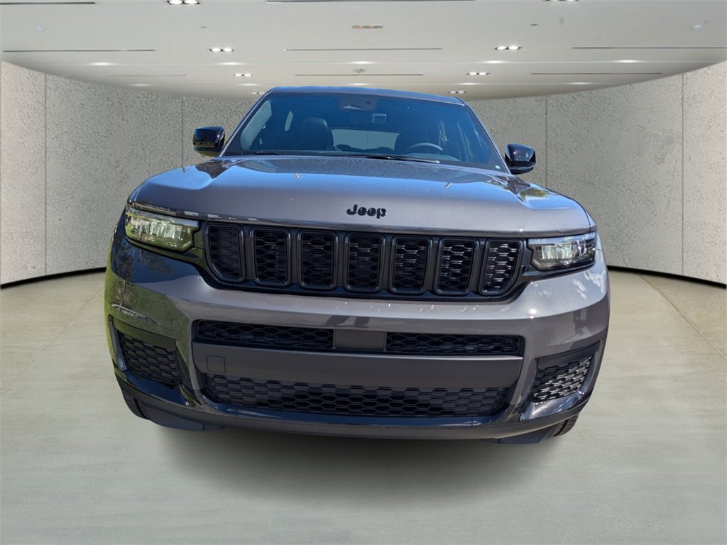 2025 Jeep Grand Cherokee Altitude X photo 2