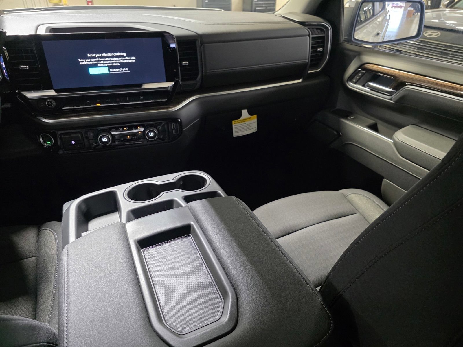 New 2026 Summit White Chevrolet LT (2FL) image 20