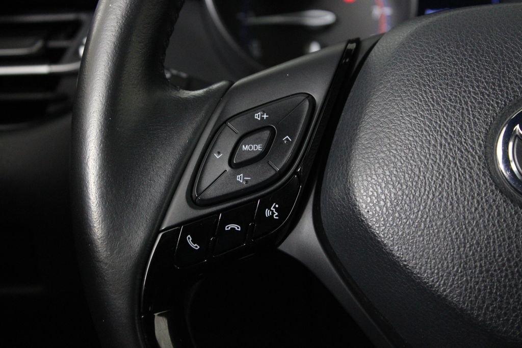 Used 2021 White Toyota XLE image 26