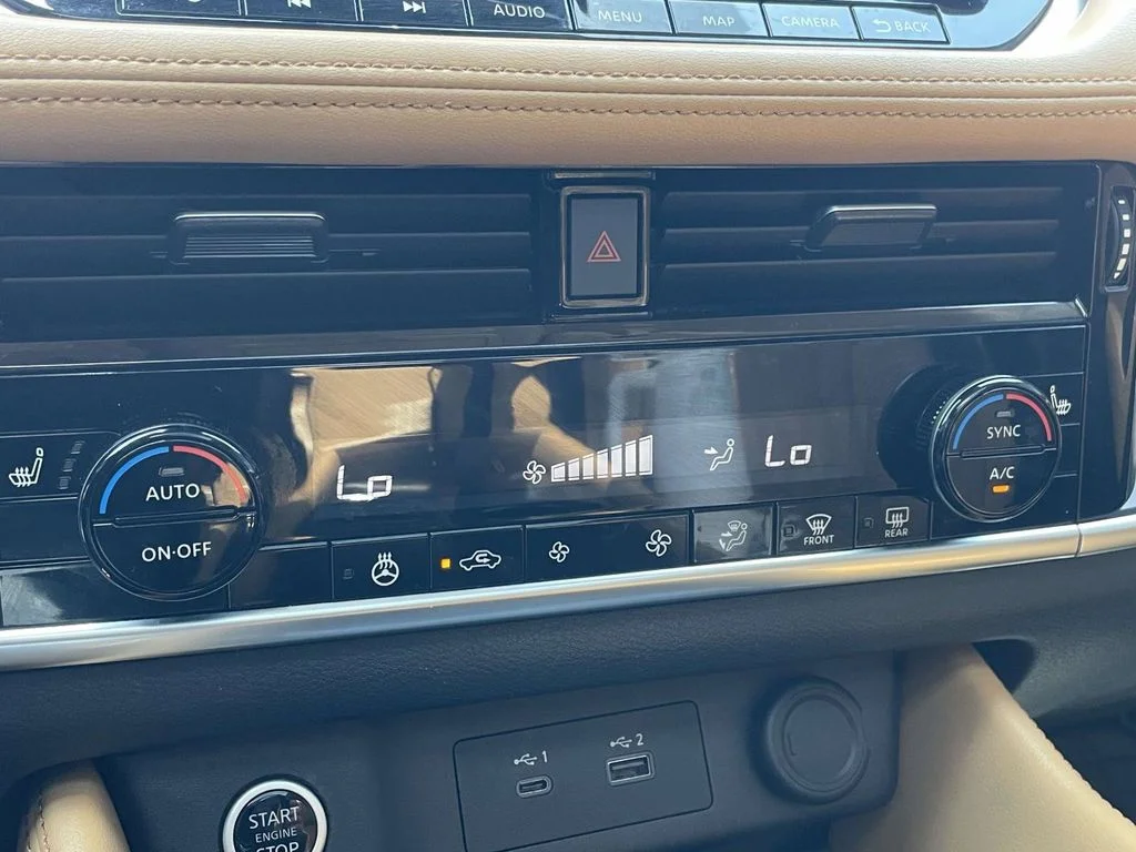 Used 2023 Red Nissan Platinum image 19