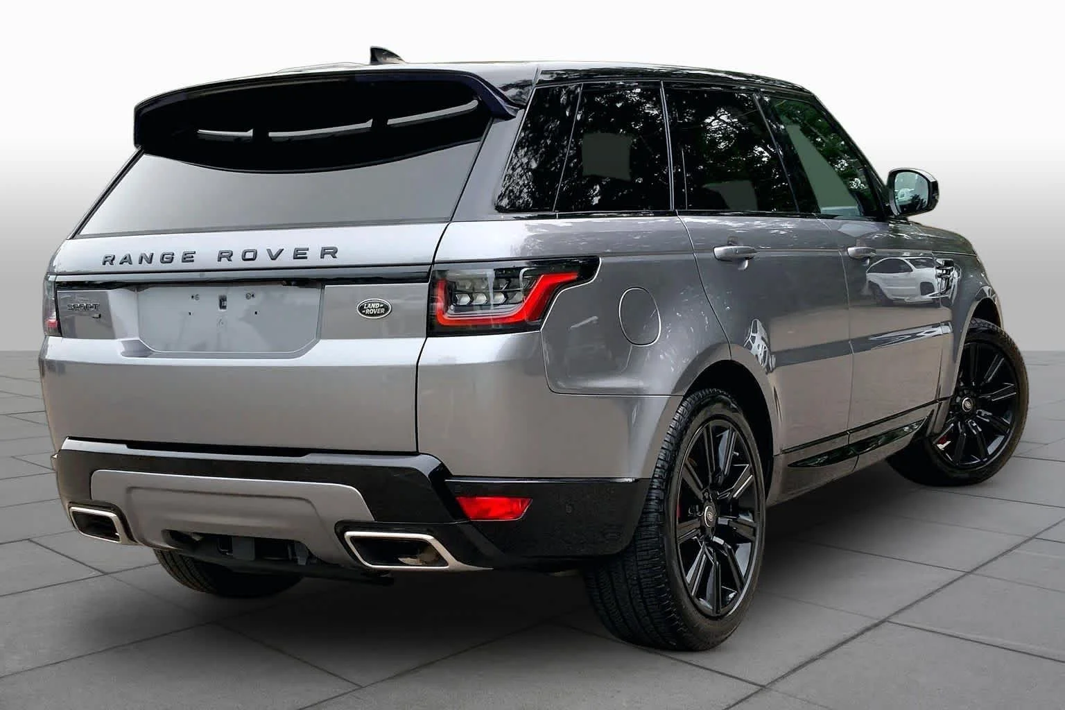 Used 2021 Eiger Grey Metallic Land Rover HSE Silver Edition image 13