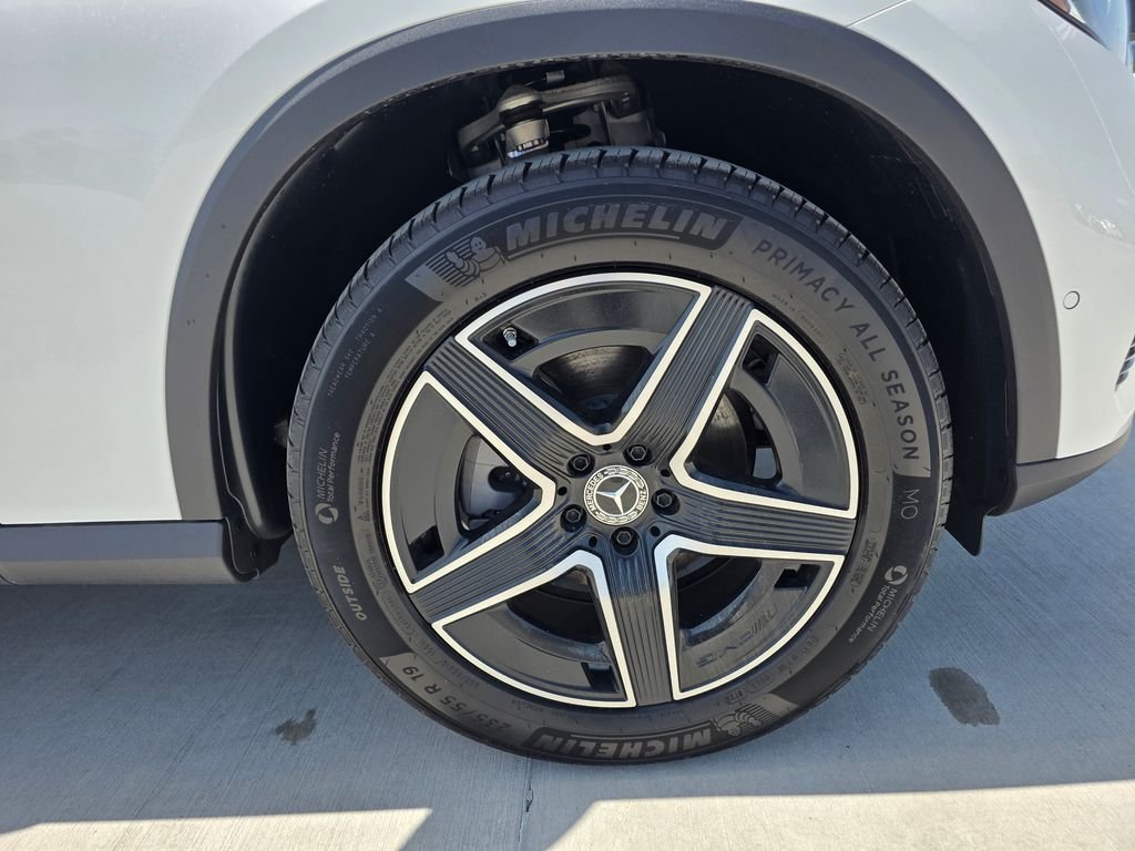 New 2026 Polar White Mercedes-Benz GLC 300 image 10