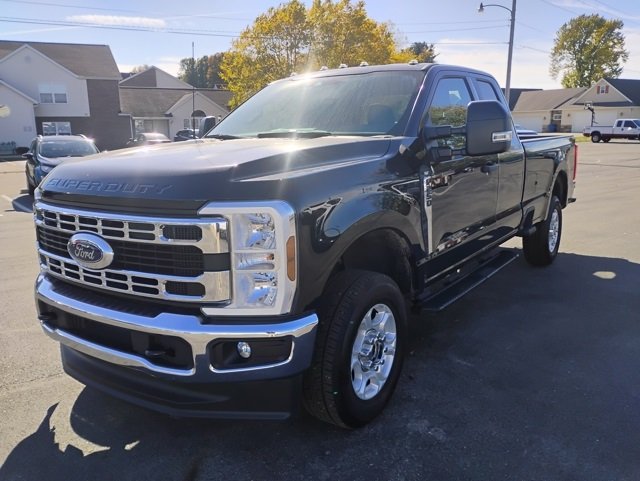 2025 Ford F-250 XLT photo 2