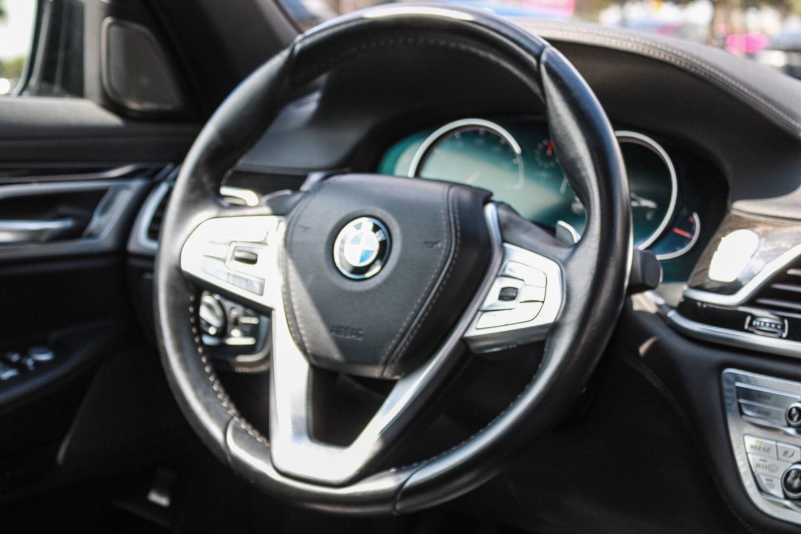 Used 2019 Black Sapphire Metallic BMW 740i image 15