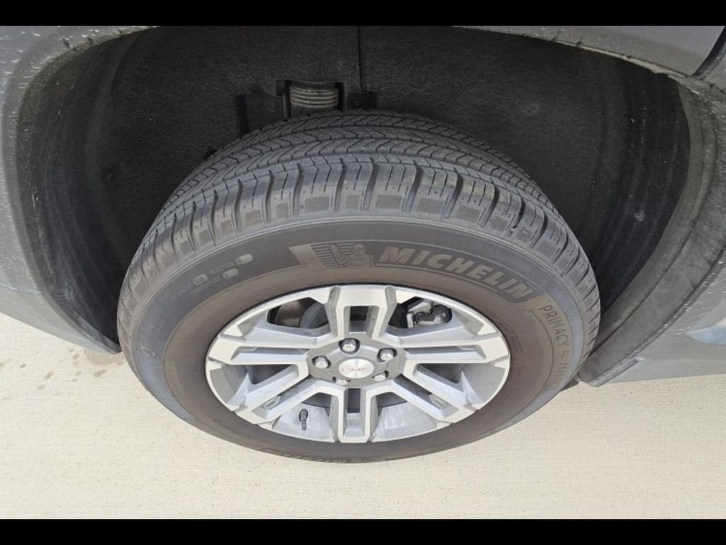 Used 2025 Gray GMC Elevation image 8