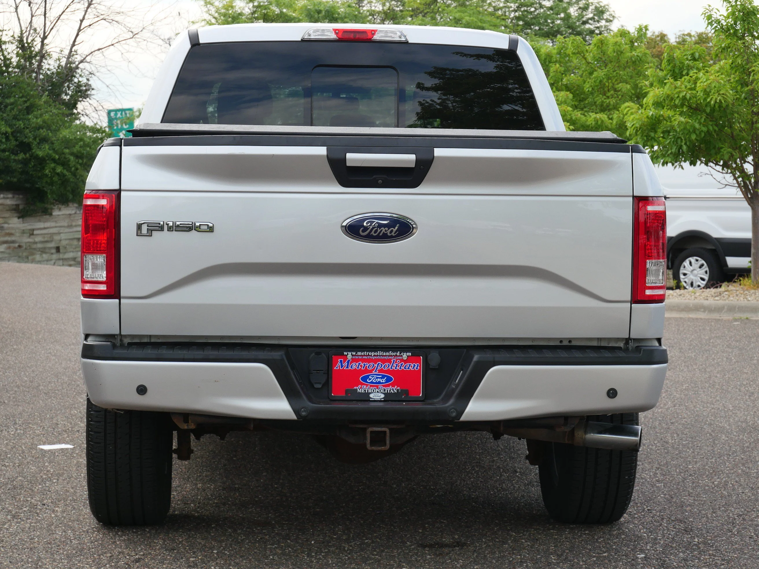 Used 2016 Ingot Silver Metallic Ford XLT 4WD SuperCrew 145 image 5