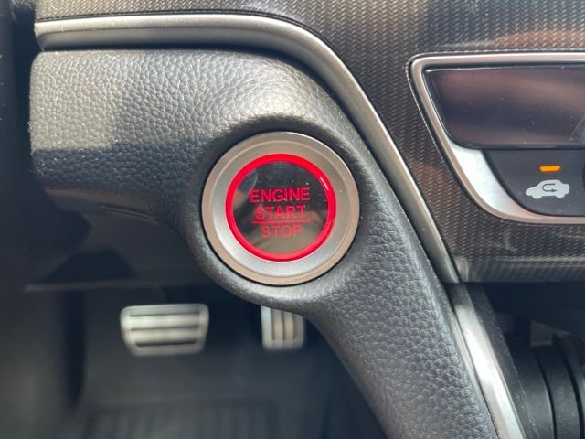 Used 2019  Honda Sport image 16