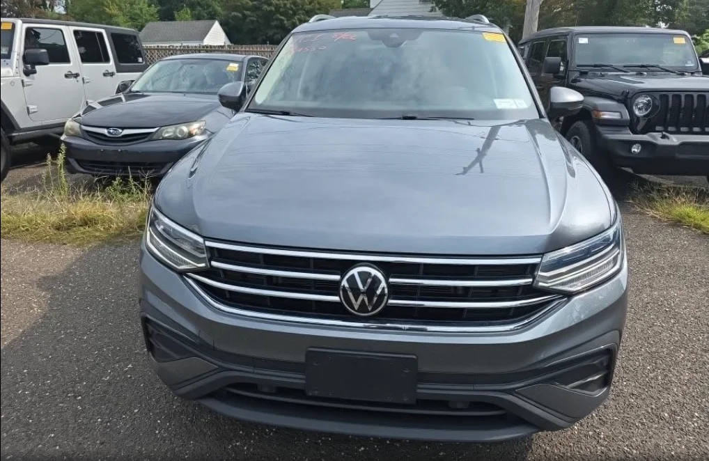 Certified Used 2023 Gray Volkswagen 2.0T SE image 6