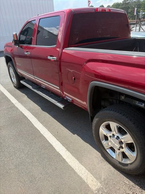 Used 2018 Red GMC SLT image 14