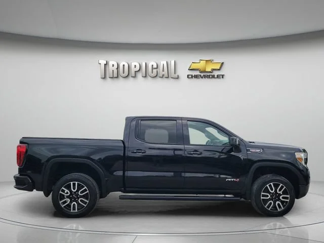 Used 2022 Onyx Black GMC AT4 image 6